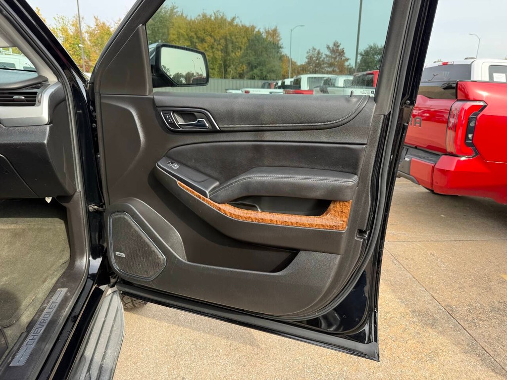 Chevrolet Tahoe Vehicle Full-screen Gallery Image 11