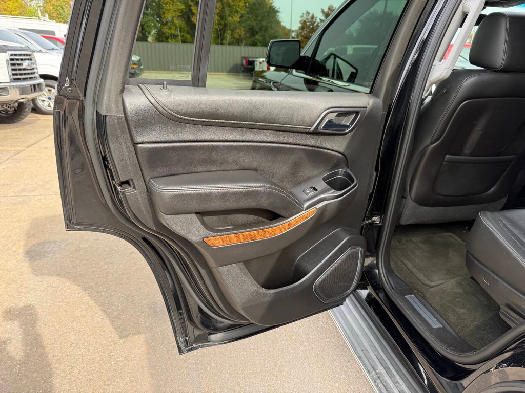 Chevrolet Tahoe Vehicle Full-screen Gallery Image 15