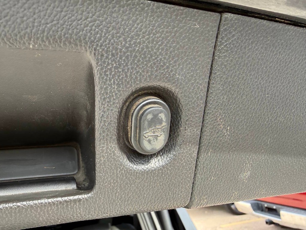 Chevrolet Tahoe Vehicle Full-screen Gallery Image 45