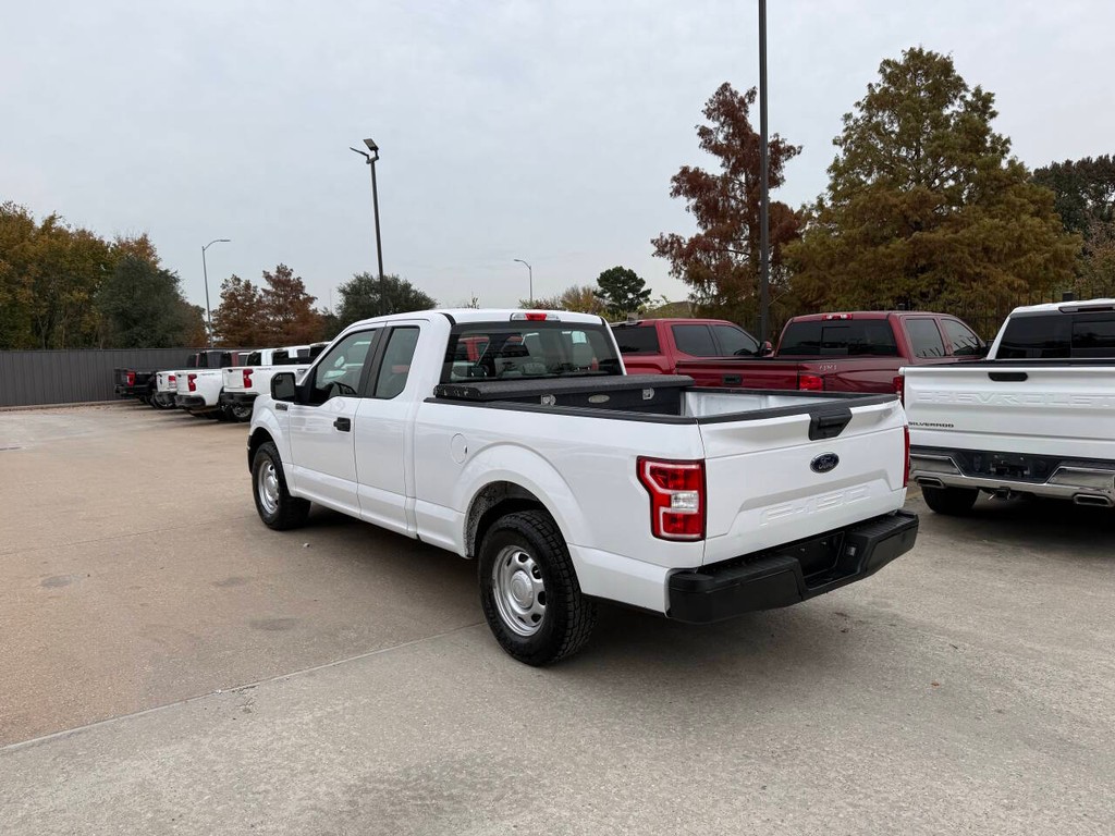 Ford F-150 Vehicle Full-screen Gallery Image 04