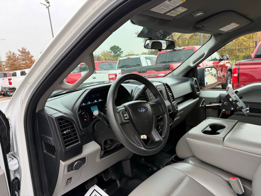 Ford F-150 Vehicle Full-screen Gallery Image 06