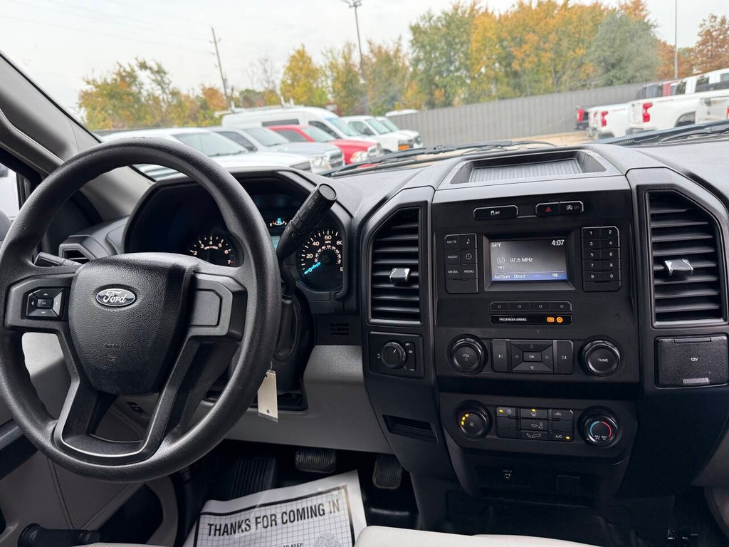 Ford F-150 Vehicle Full-screen Gallery Image 19