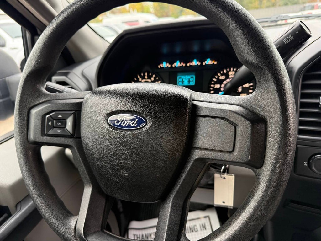 Ford F-150 Vehicle Full-screen Gallery Image 21