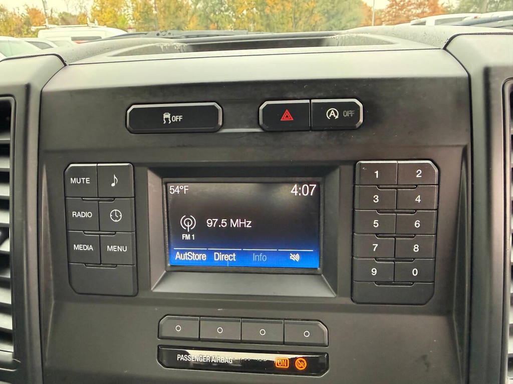 Ford F-150 Vehicle Full-screen Gallery Image 25