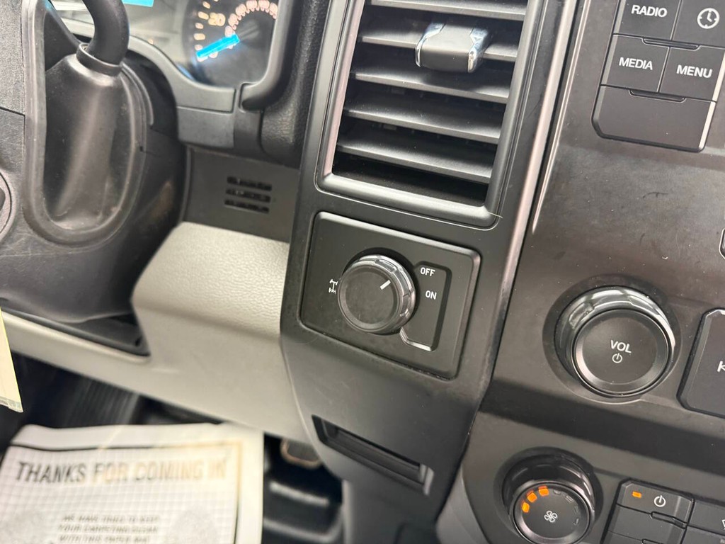 Ford F-150 Vehicle Full-screen Gallery Image 28