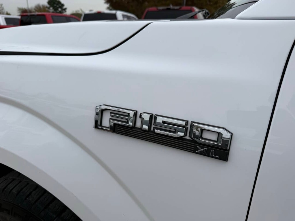 Ford F-150 Vehicle Full-screen Gallery Image 32