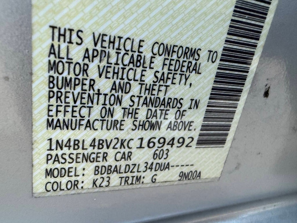 Nissan Altima Vehicle Full-screen Gallery Image 33