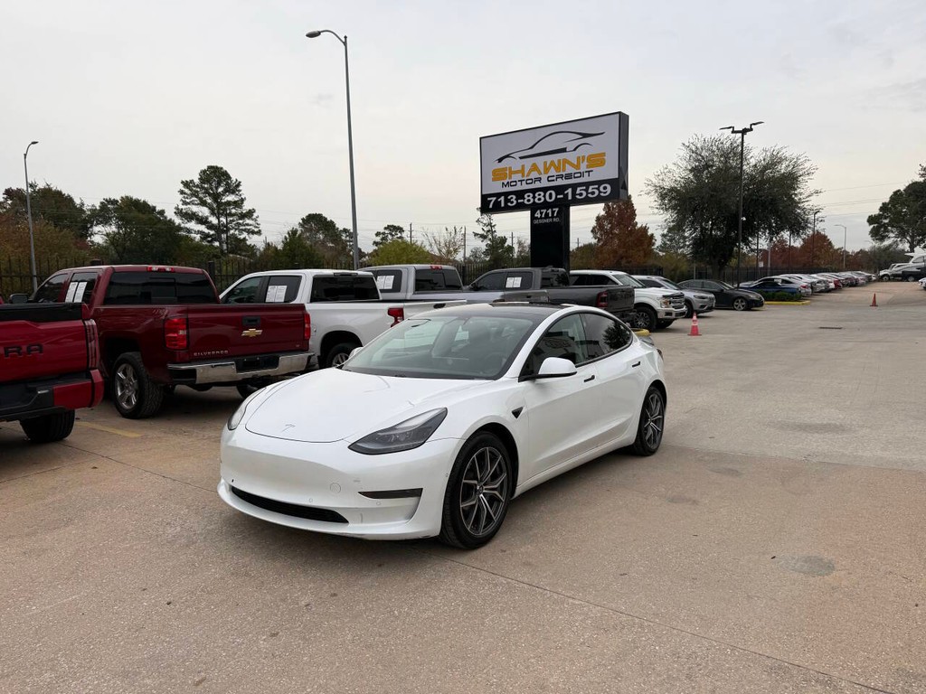 Tesla Model 3 Vehicle Full-screen Gallery Image 03