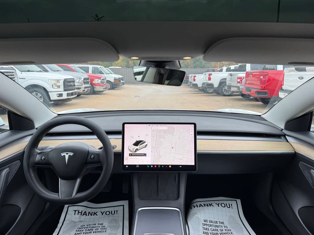Tesla Model 3 Vehicle Full-screen Gallery Image 17
