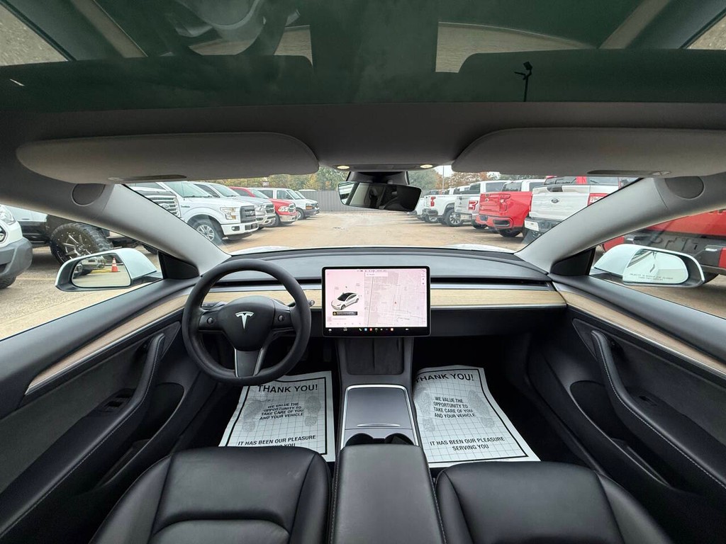 Tesla Model 3 Vehicle Full-screen Gallery Image 18