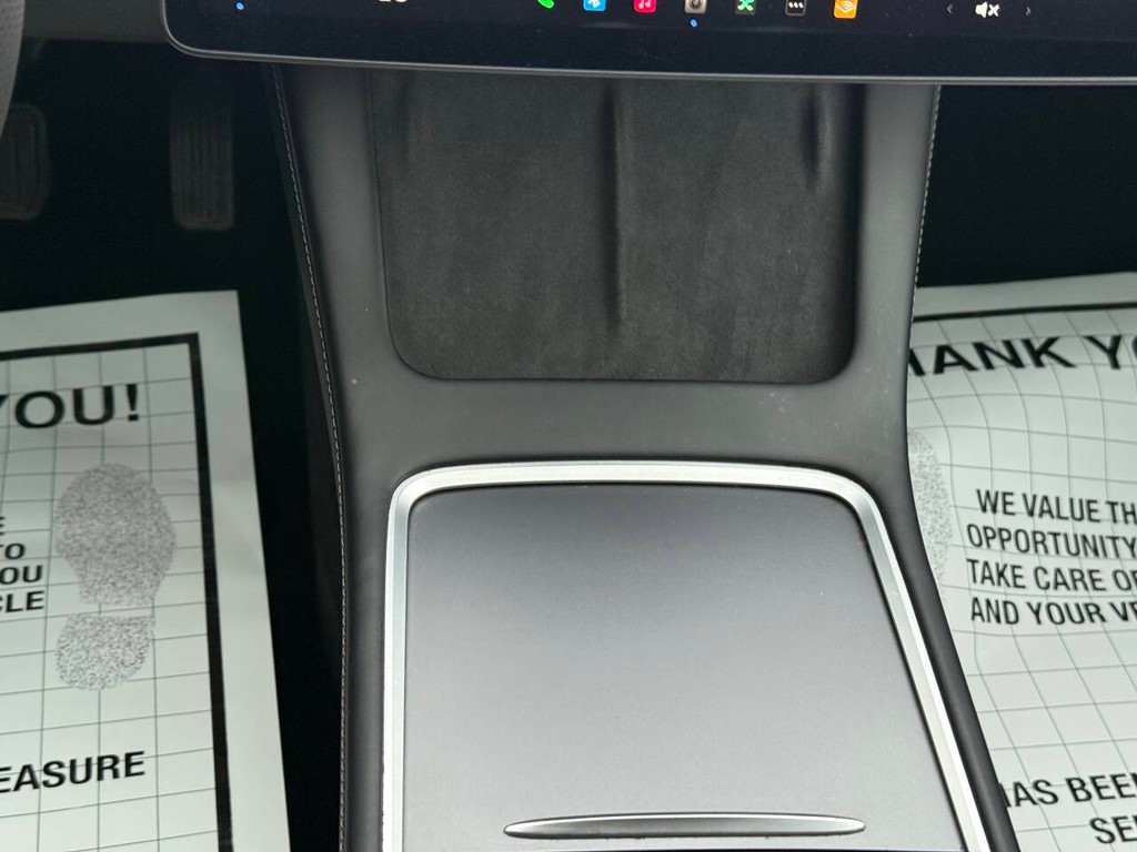 Tesla Model 3 Vehicle Full-screen Gallery Image 29