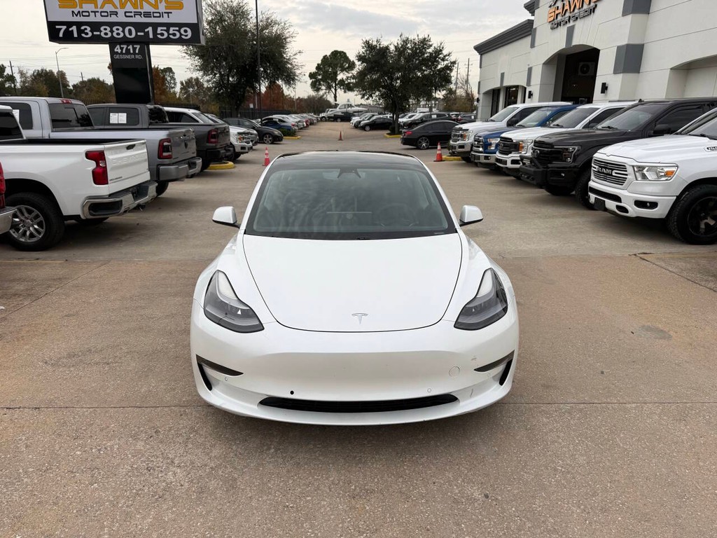 Tesla Model 3 Vehicle Full-screen Gallery Image 37