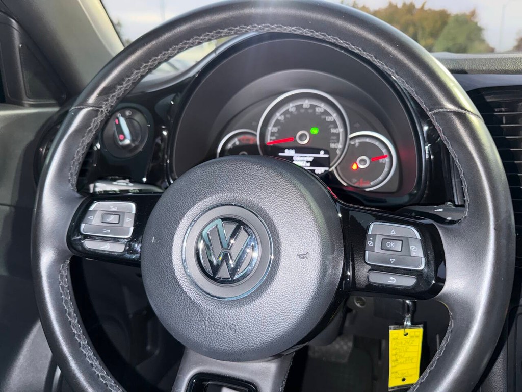 Volkswagen Beetle Vehicle Full-screen Gallery Image 18