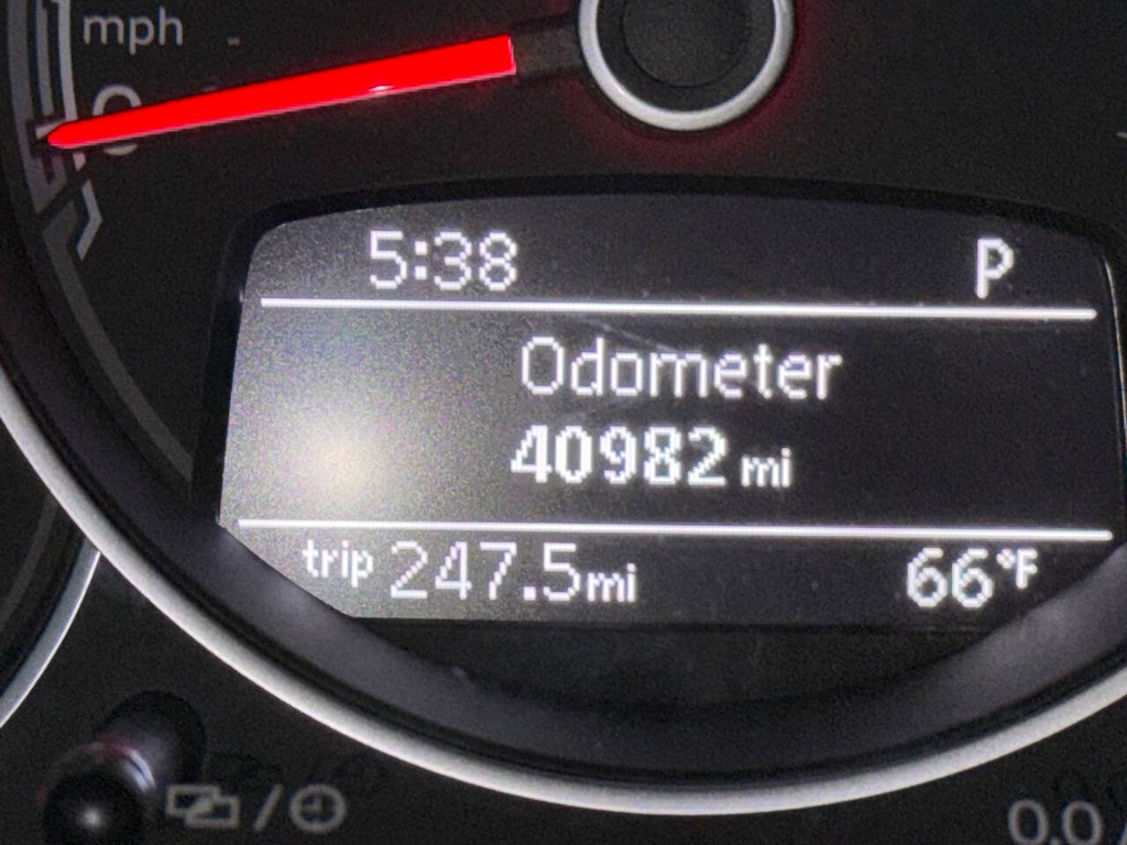 Volkswagen Beetle Vehicle Full-screen Gallery Image 26