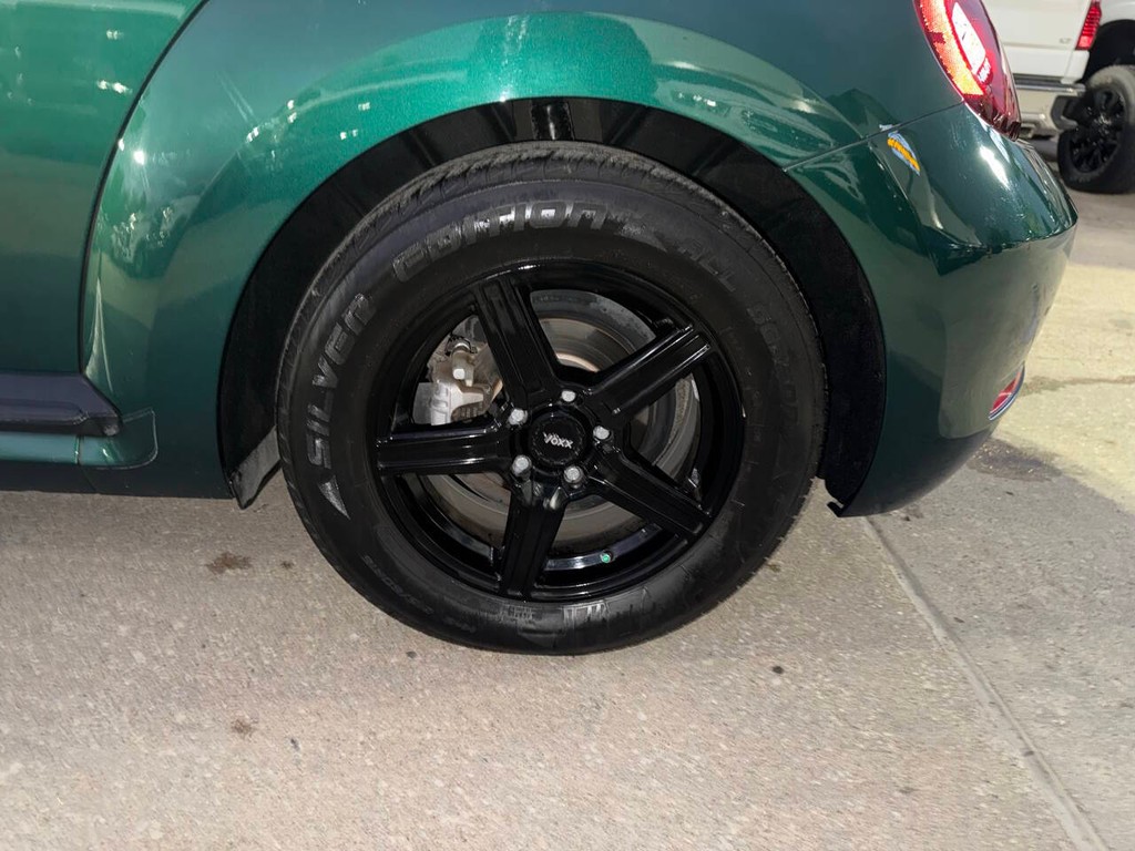 Volkswagen Beetle Vehicle Full-screen Gallery Image 29