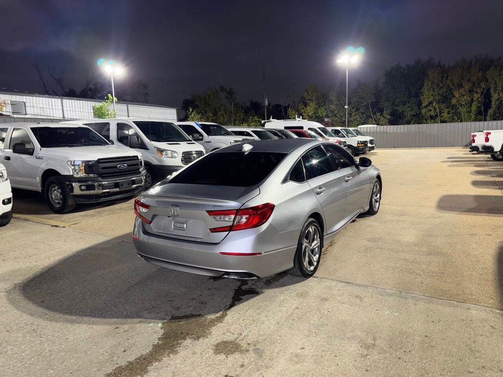 Honda Accord Sedan Vehicle Full-screen Gallery Image 05