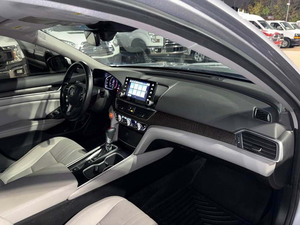 Honda Accord Sedan Vehicle Full-screen Gallery Image 09