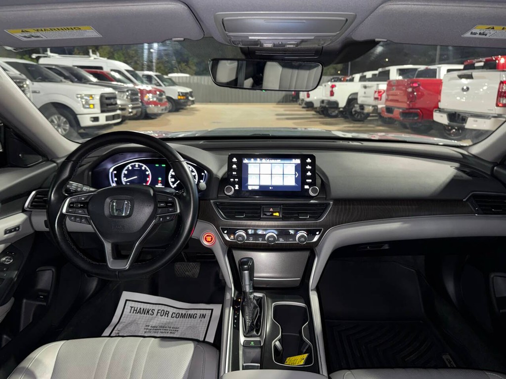 Honda Accord Sedan Vehicle Full-screen Gallery Image 18