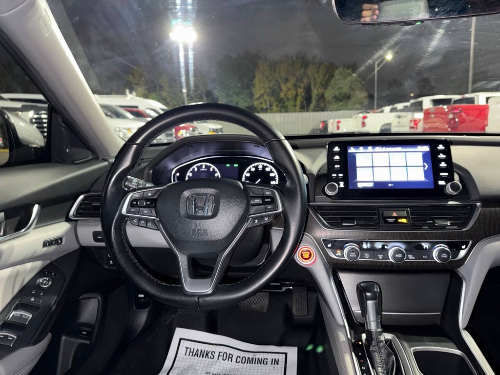 Honda Accord Sedan Vehicle Full-screen Gallery Image 22