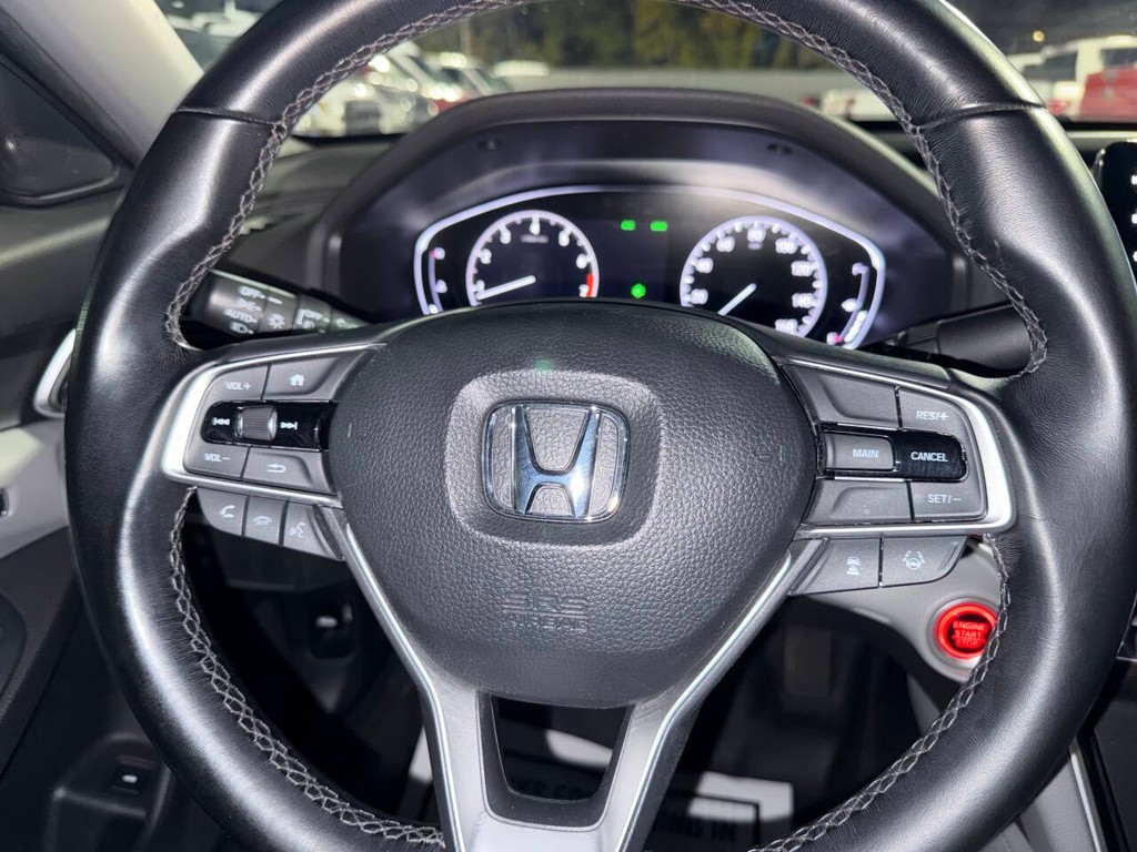 Honda Accord Sedan Vehicle Full-screen Gallery Image 24