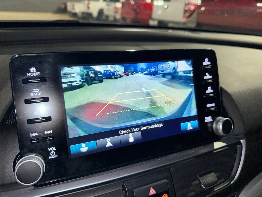 Honda Accord Sedan Vehicle Full-screen Gallery Image 27