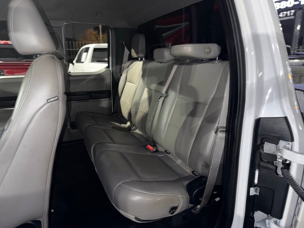 Ford F-150 Vehicle Full-screen Gallery Image 10