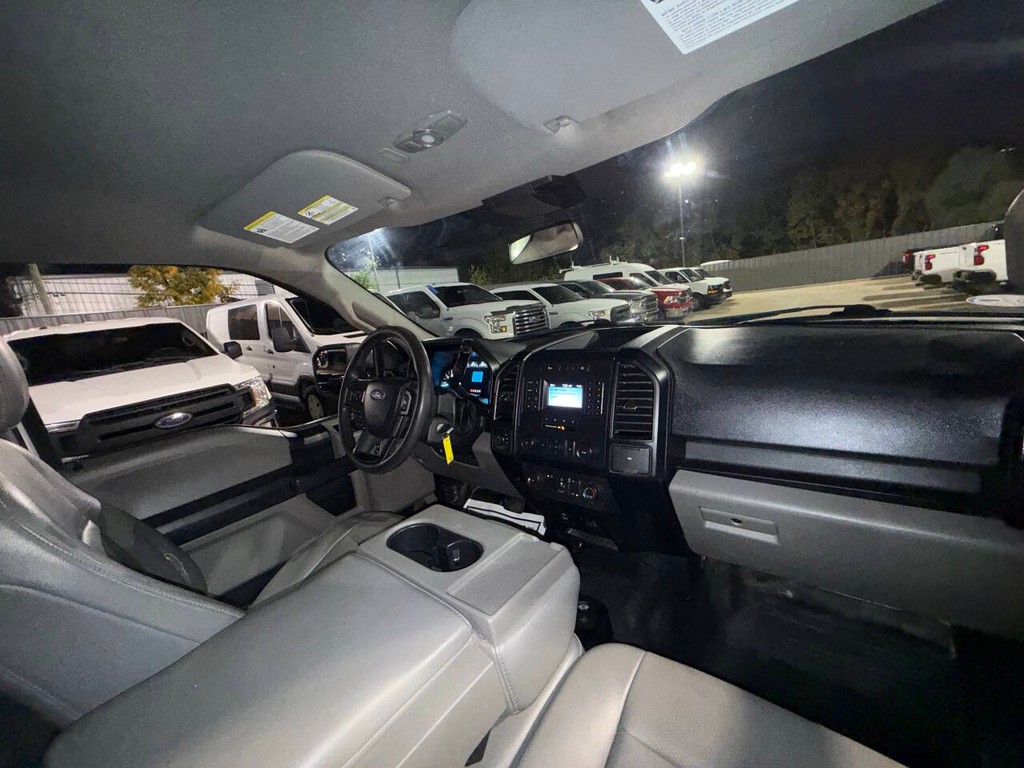 Ford F-150 Vehicle Full-screen Gallery Image 20