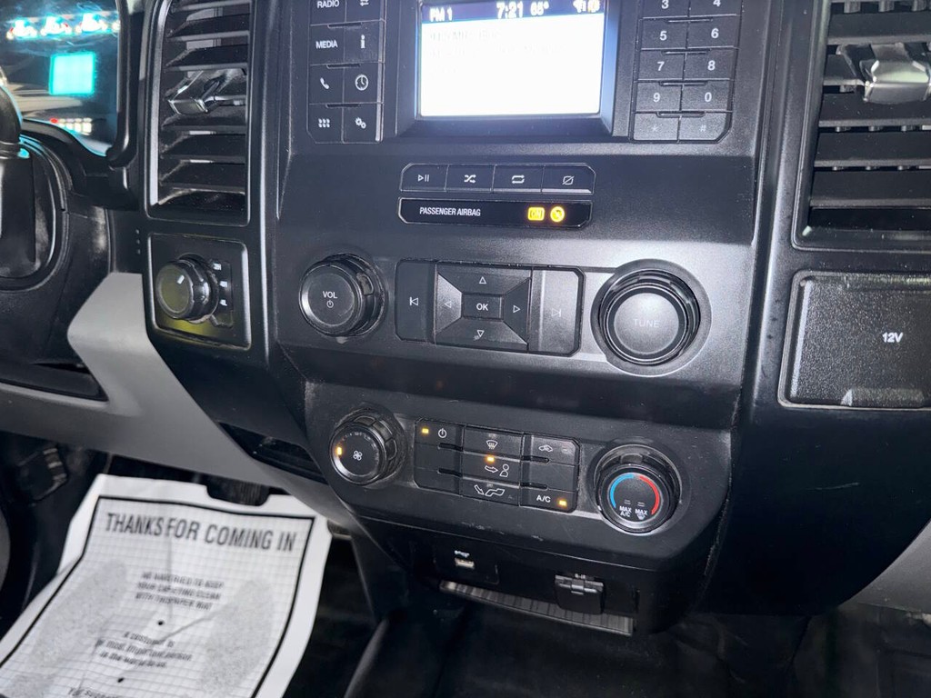 Ford F-150 Vehicle Full-screen Gallery Image 28