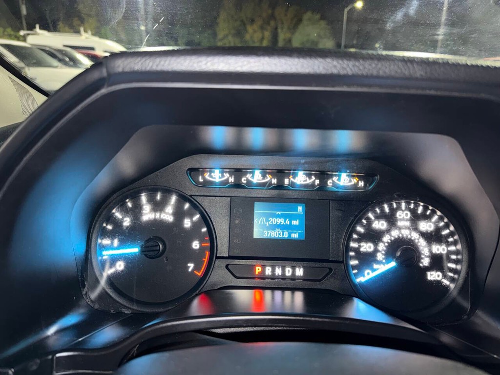 Ford F-150 Vehicle Full-screen Gallery Image 29