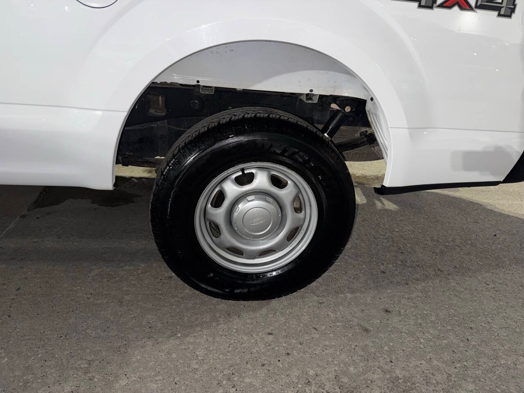 Ford F-150 Vehicle Full-screen Gallery Image 32