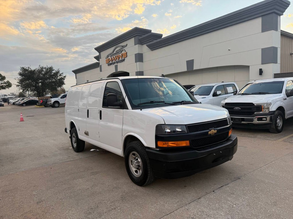 Chevrolet Express Cargo Van Vehicle Full-screen Gallery Image 02