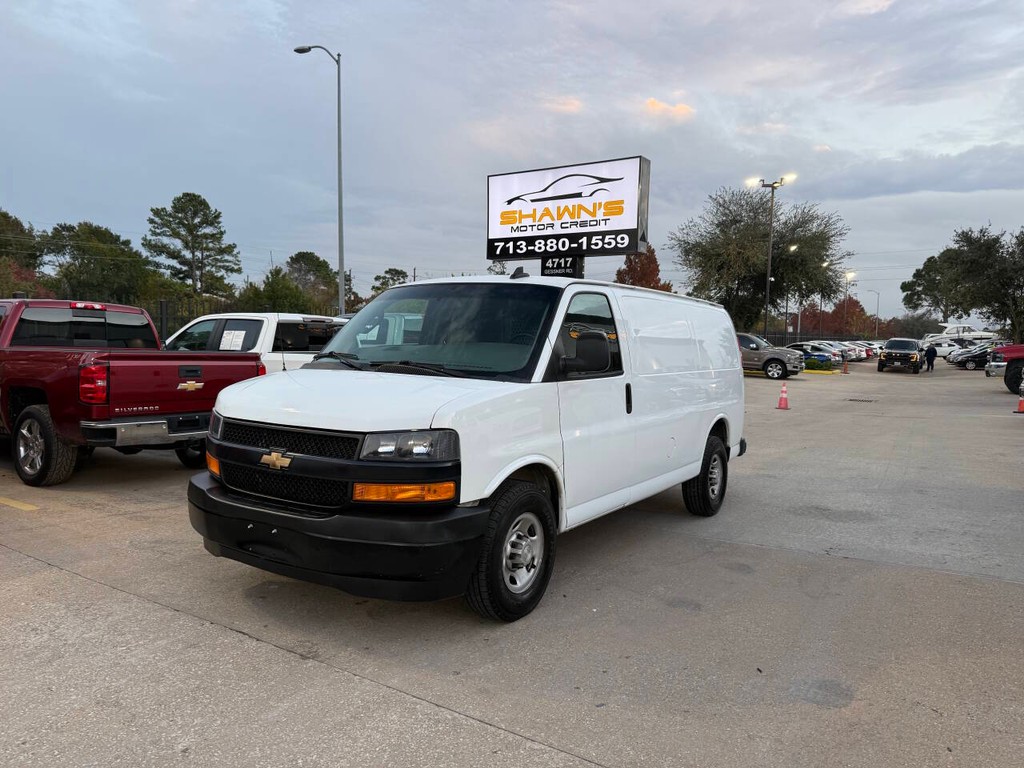 Chevrolet Express Cargo Van Vehicle Full-screen Gallery Image 03