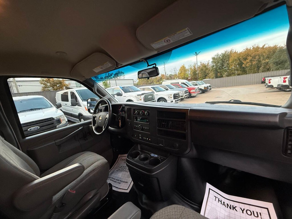 Chevrolet Express Cargo Van Vehicle Full-screen Gallery Image 13