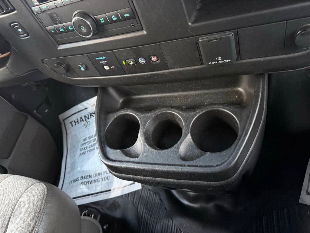 Chevrolet Express Cargo Van Vehicle Full-screen Gallery Image 20