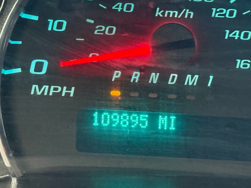 Chevrolet Express Cargo Van Vehicle Full-screen Gallery Image 24