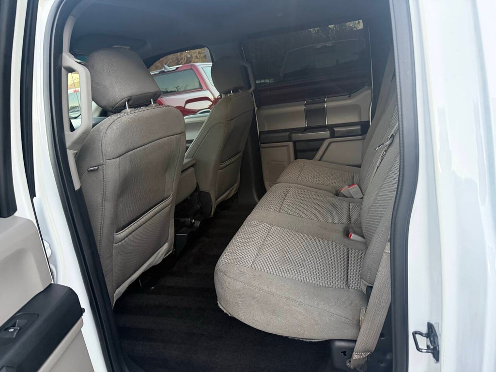 Ford F-150 Vehicle Full-screen Gallery Image 13