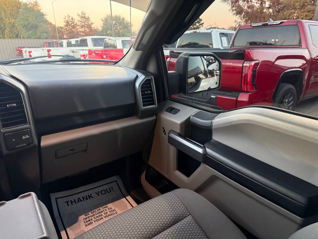 Ford F-150 Vehicle Full-screen Gallery Image 21