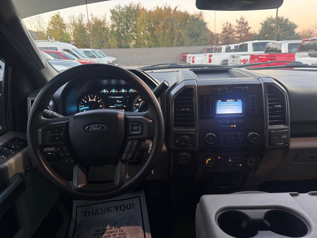 Ford F-150 Vehicle Full-screen Gallery Image 22