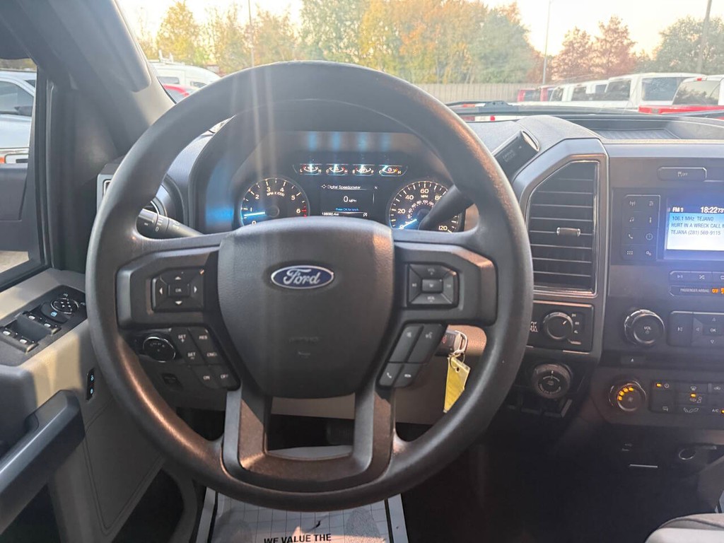 Ford F-150 Vehicle Full-screen Gallery Image 23