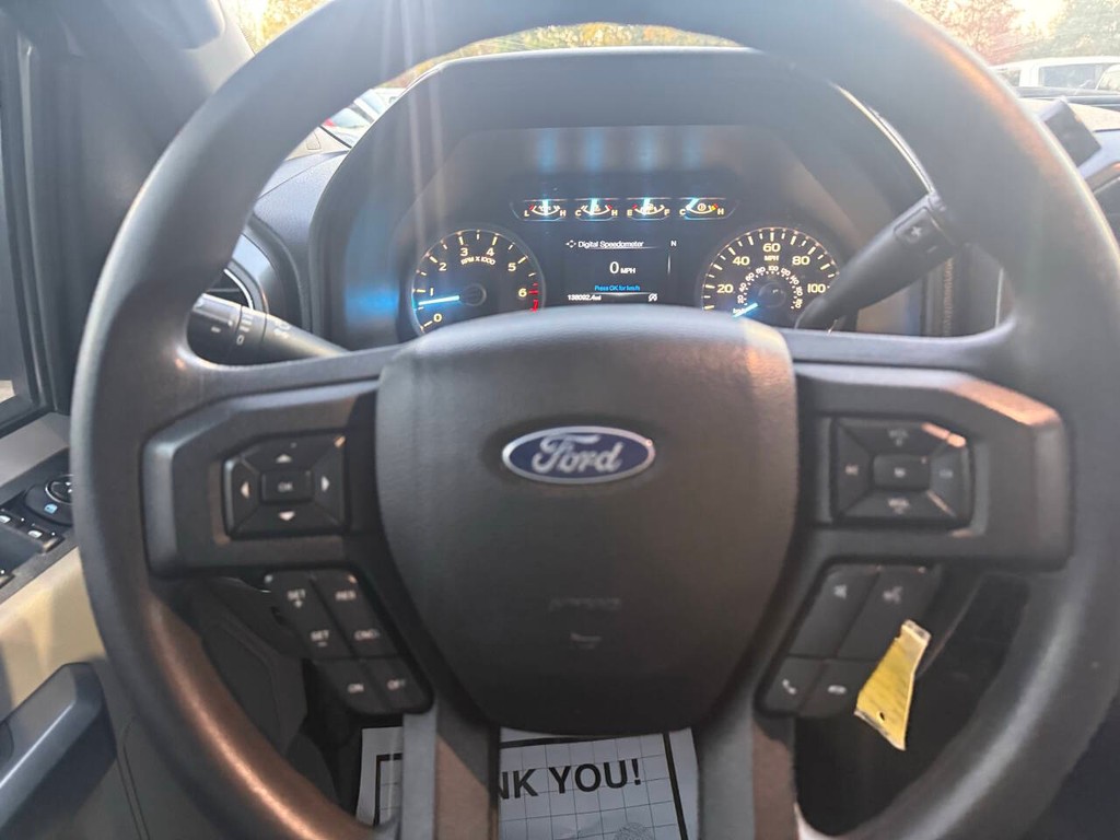 Ford F-150 Vehicle Full-screen Gallery Image 24