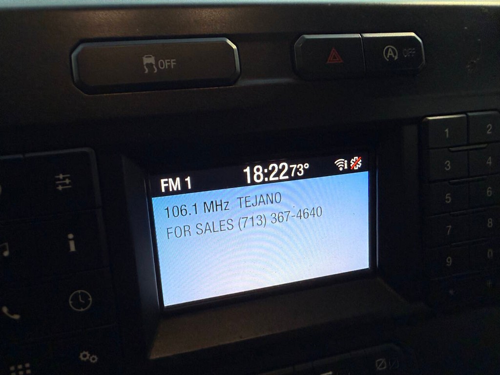 Ford F-150 Vehicle Full-screen Gallery Image 26