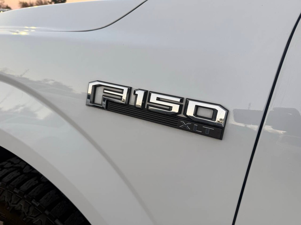 Ford F-150 Vehicle Full-screen Gallery Image 38