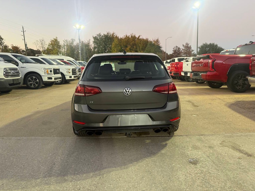 Volkswagen Golf R Vehicle Full-screen Gallery Image 40