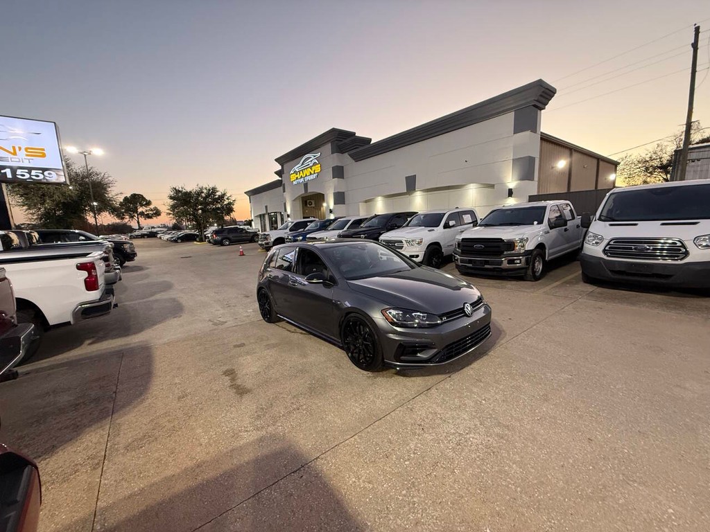 Volkswagen Golf R Vehicle Full-screen Gallery Image 45