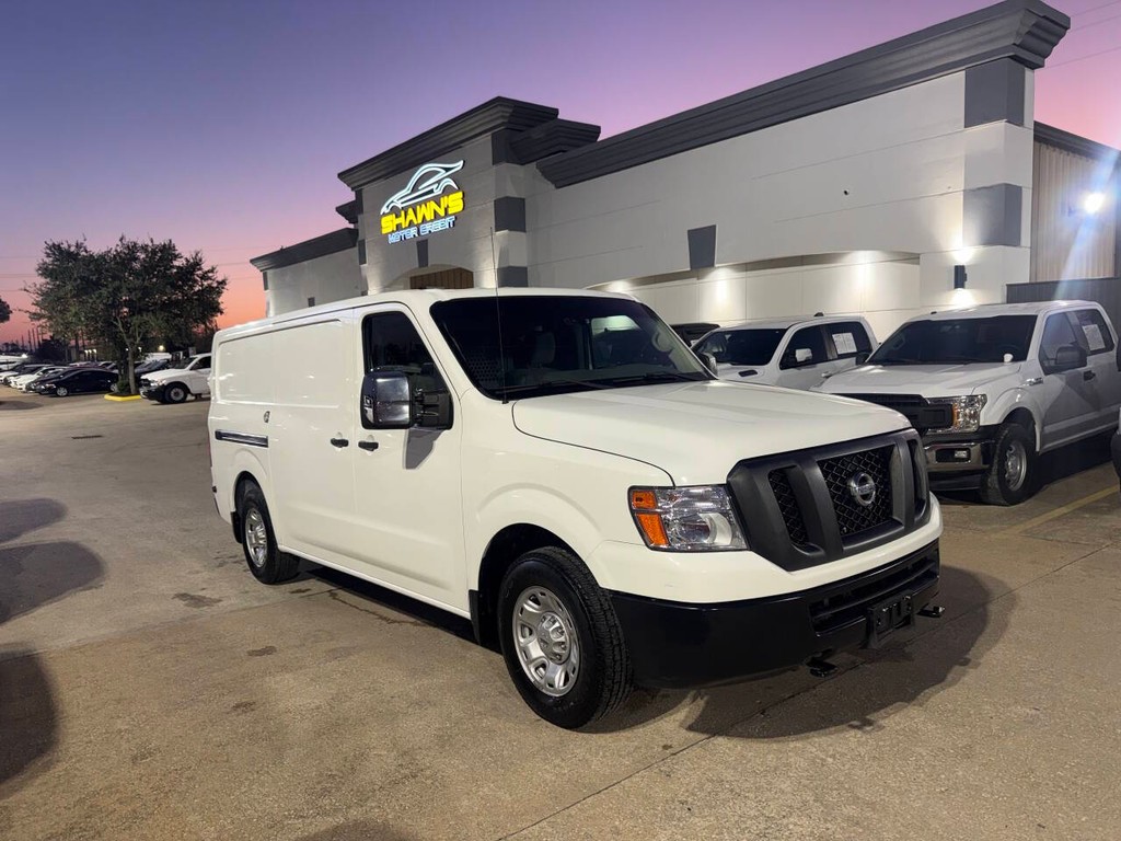 Nissan NV Cargo Vehicle Full-screen Gallery Image 02