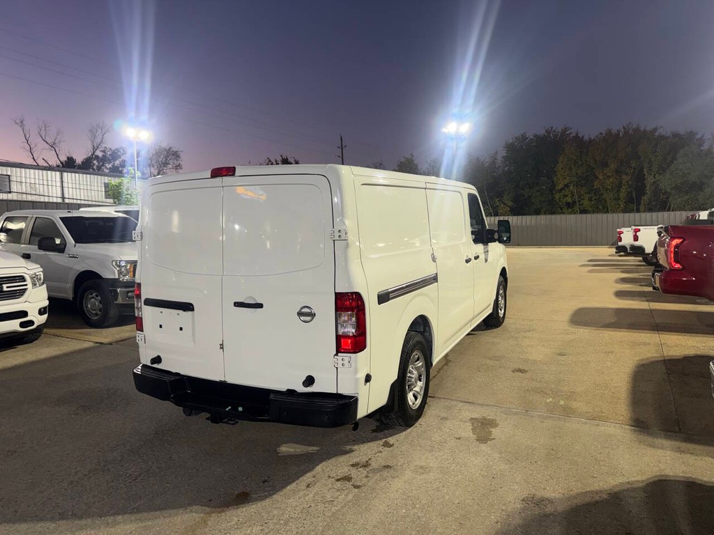 Nissan NV Cargo Vehicle Full-screen Gallery Image 05