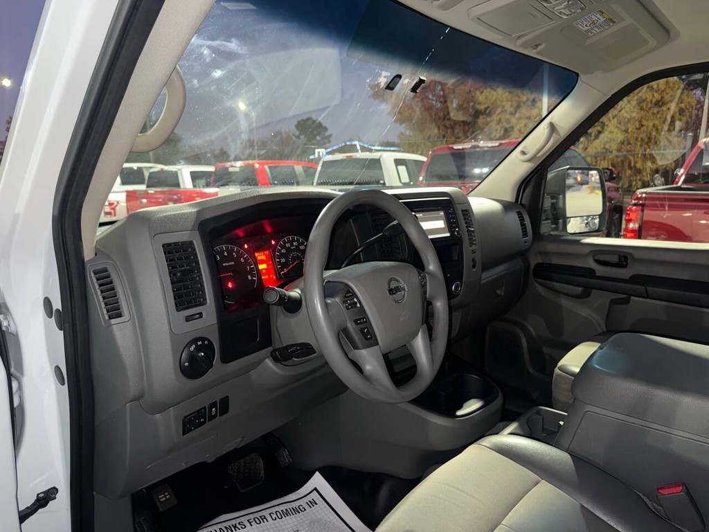 Nissan NV Cargo Vehicle Full-screen Gallery Image 06