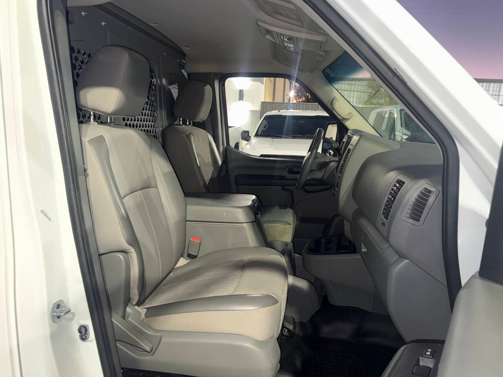 Nissan NV Cargo Vehicle Full-screen Gallery Image 10