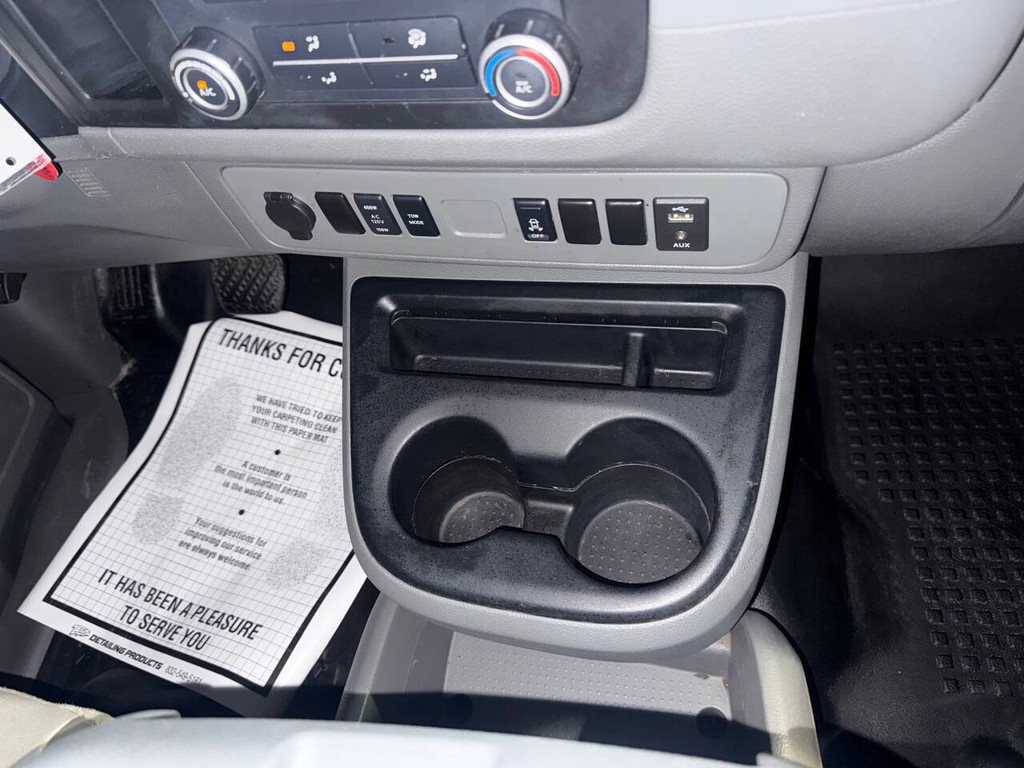 Nissan NV Cargo Vehicle Full-screen Gallery Image 21