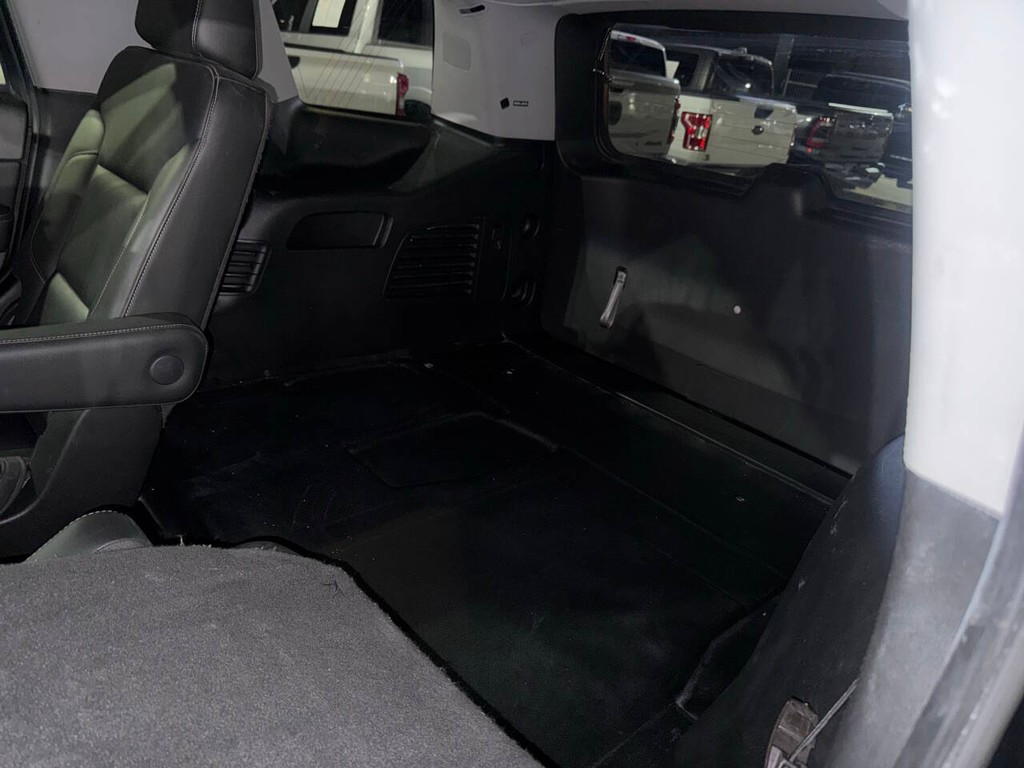 Chevrolet Tahoe Vehicle Full-screen Gallery Image 13